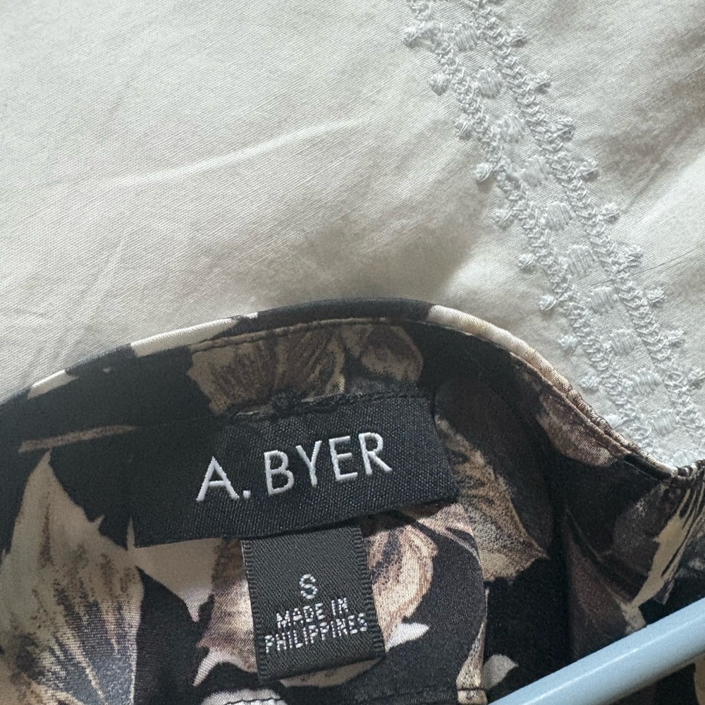 A. Byer Black and Cream Floral Blouse - Picture 4 of 4